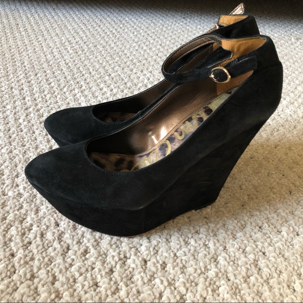 Shoes - Picture 5 of 8